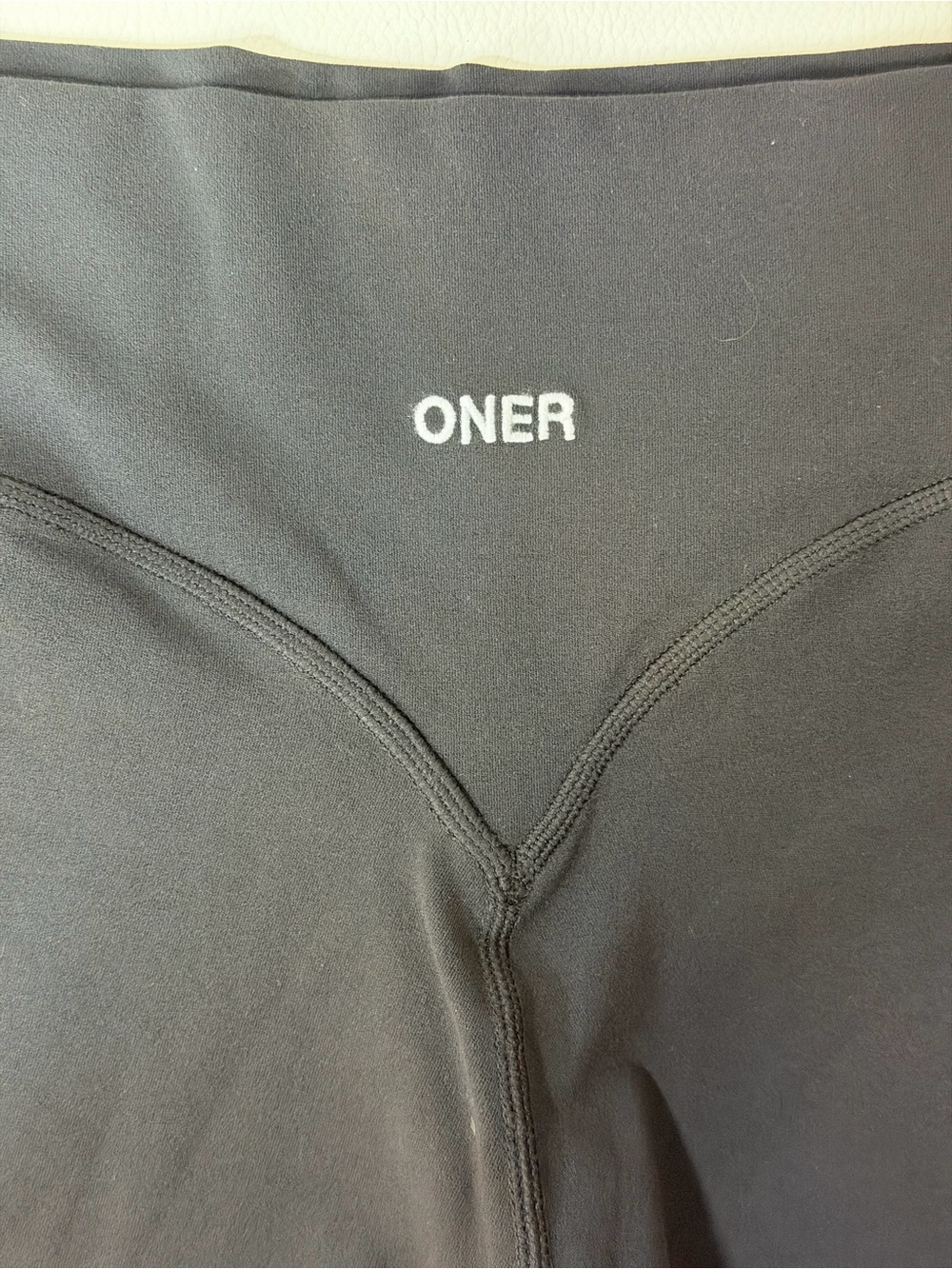 Oner Effortless Seamless Active Black Performance Shorts Lifting Logo Waistband - Picture 2 of 5